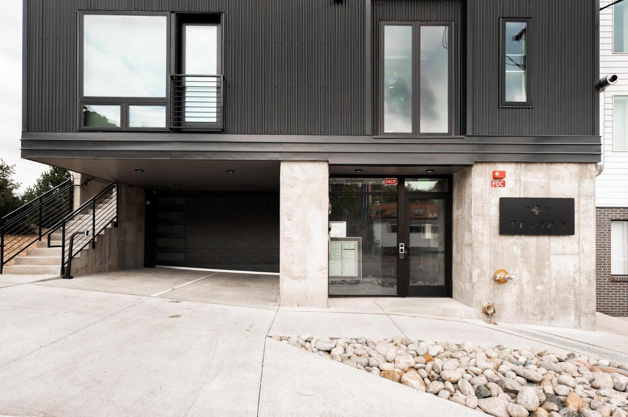 Brand New Condo - Walk To Empower Stadium - Tesoro デンバー エクステリア 写真