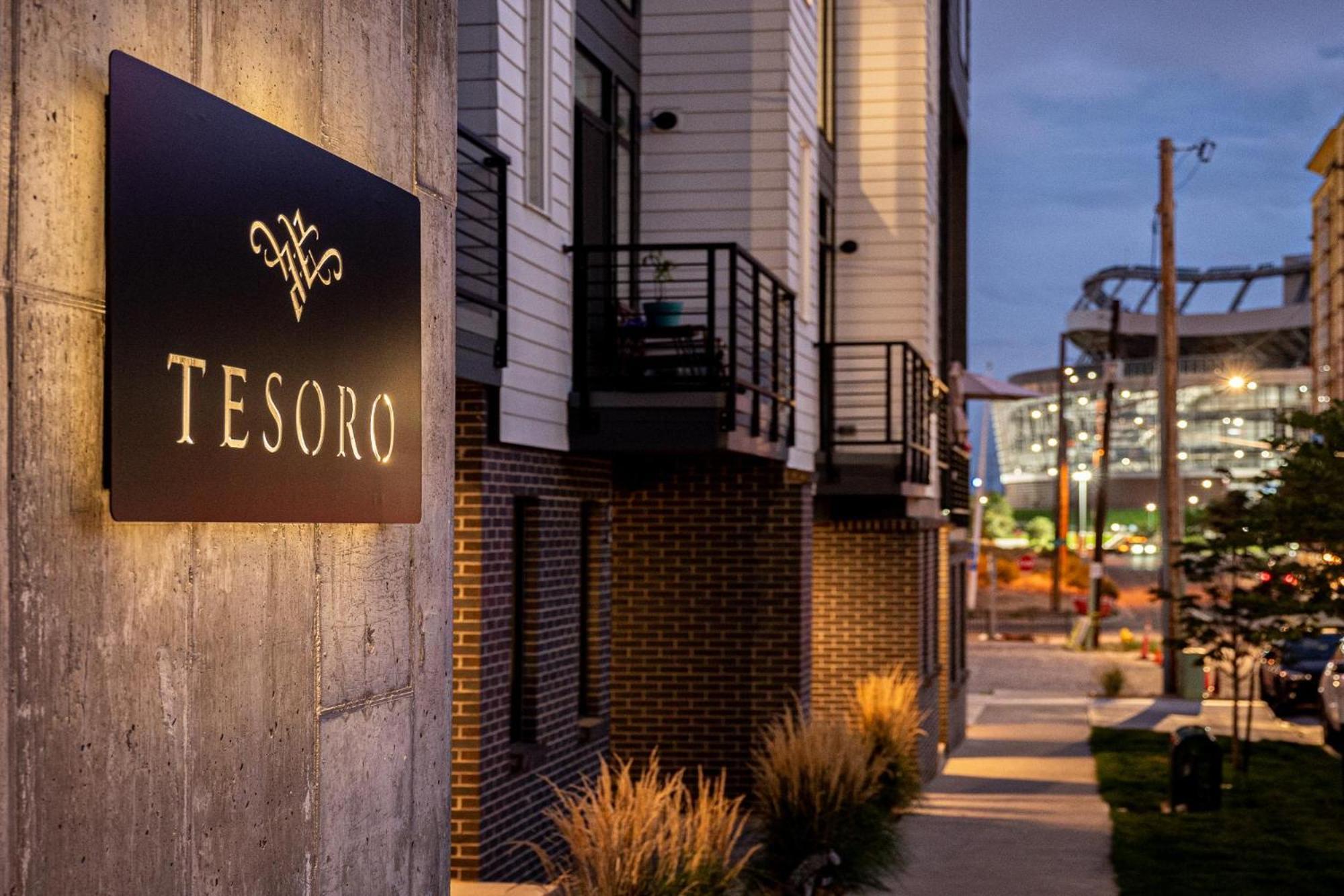 Brand New Condo - Walk To Empower Stadium - Tesoro デンバー エクステリア 写真
