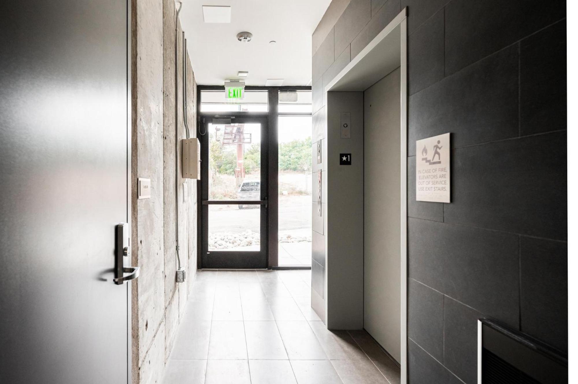 Brand New Condo - Walk To Empower Stadium - Tesoro デンバー エクステリア 写真